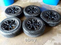 Set of 5 2018 Jeep Wrangler 18x7.5 factory wheels 5x5 & Bridgestone 255/70R18